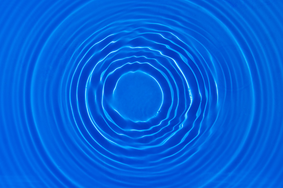 O shaped blue water ripple symbolising Obsessive compulsive disorder (OCD)
