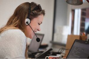 Photo of women in call centre